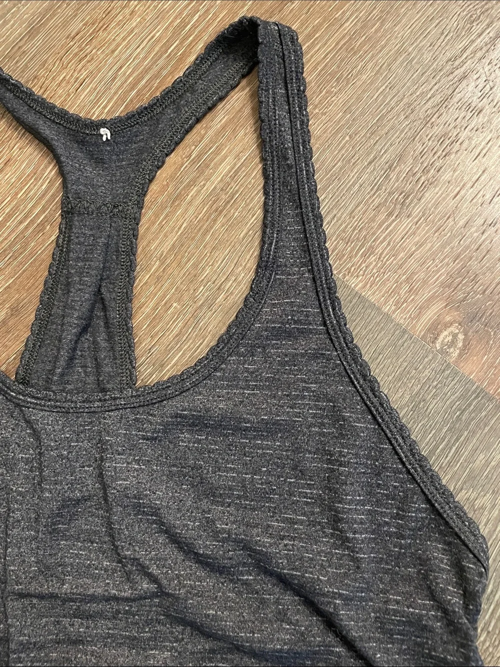 Lululemon 105 F Singlet Racerback Grey Scalloped Edges Size 8